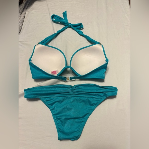 Victoria's Secret Bikini - Picture 3 of 3